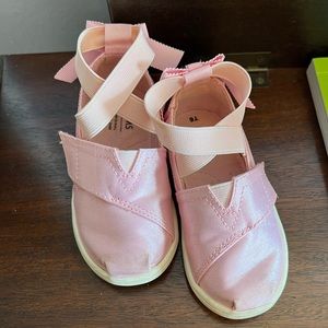 Toms size 6 ballerina tennis shoes